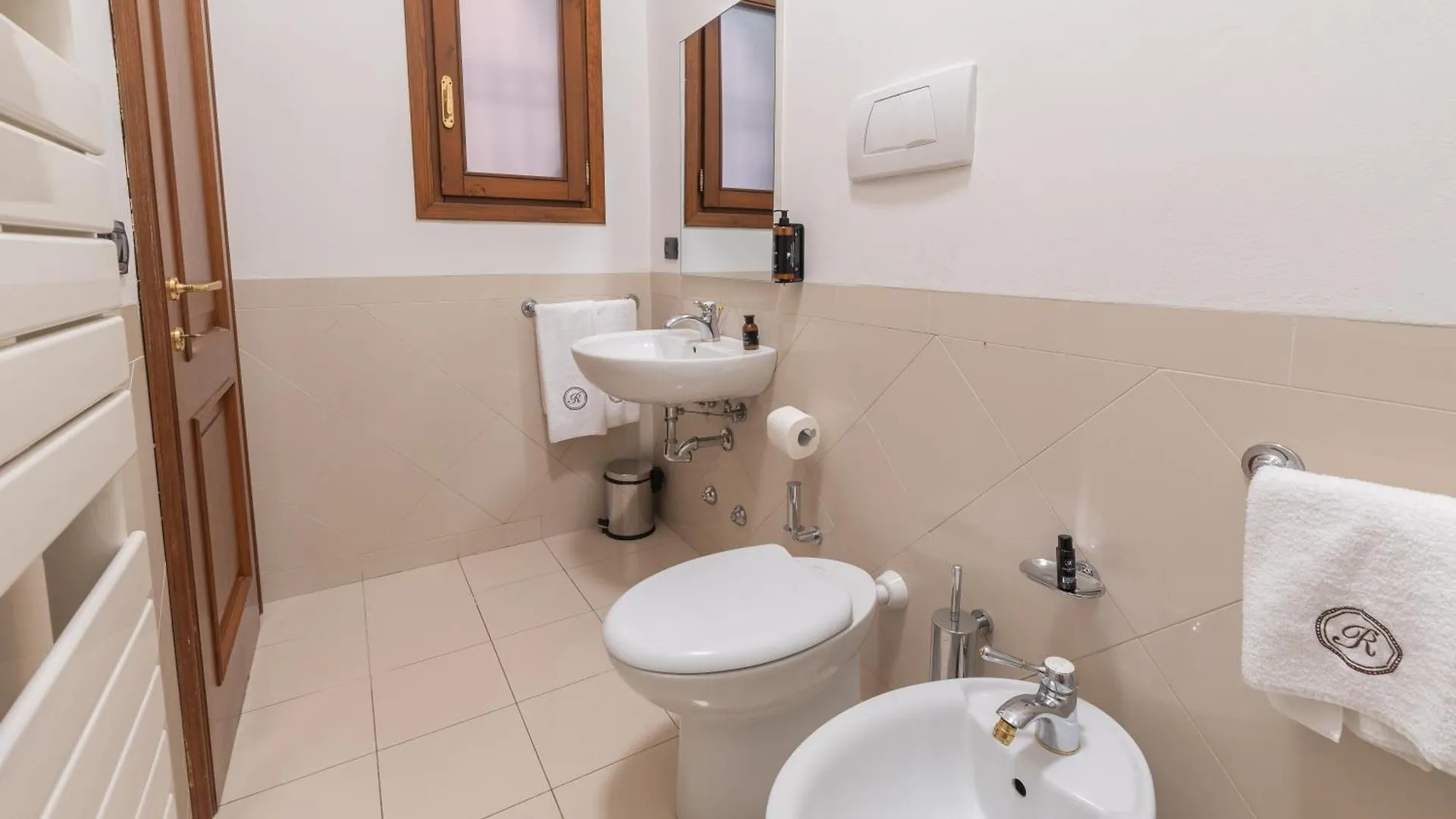 Loft Gardenia, By R Collection Apartment Padova Italy